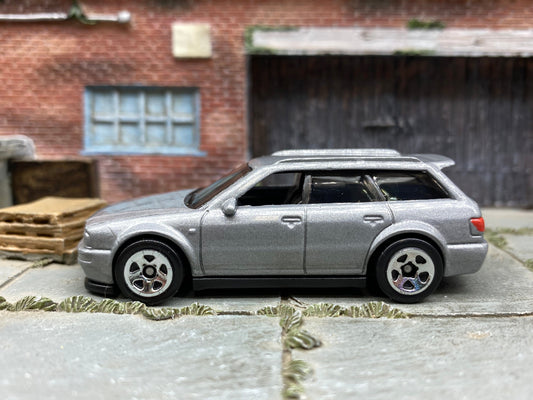Loose Hot Wheels 1994 Audi Avant RS2 - Silver