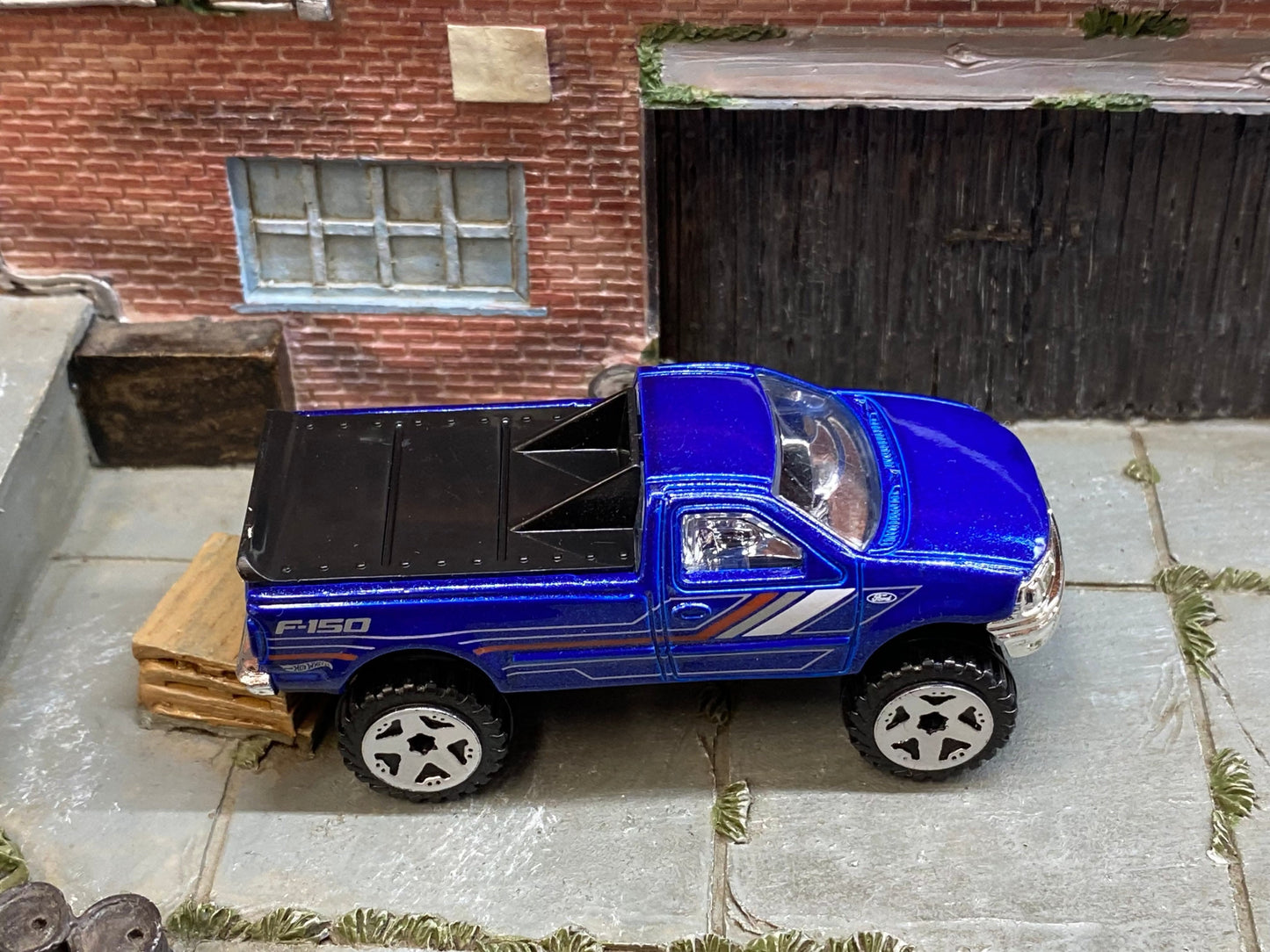 Loose Hot Wheels - 1997 Ford F150 4X4 Truck - Blue, White and Red