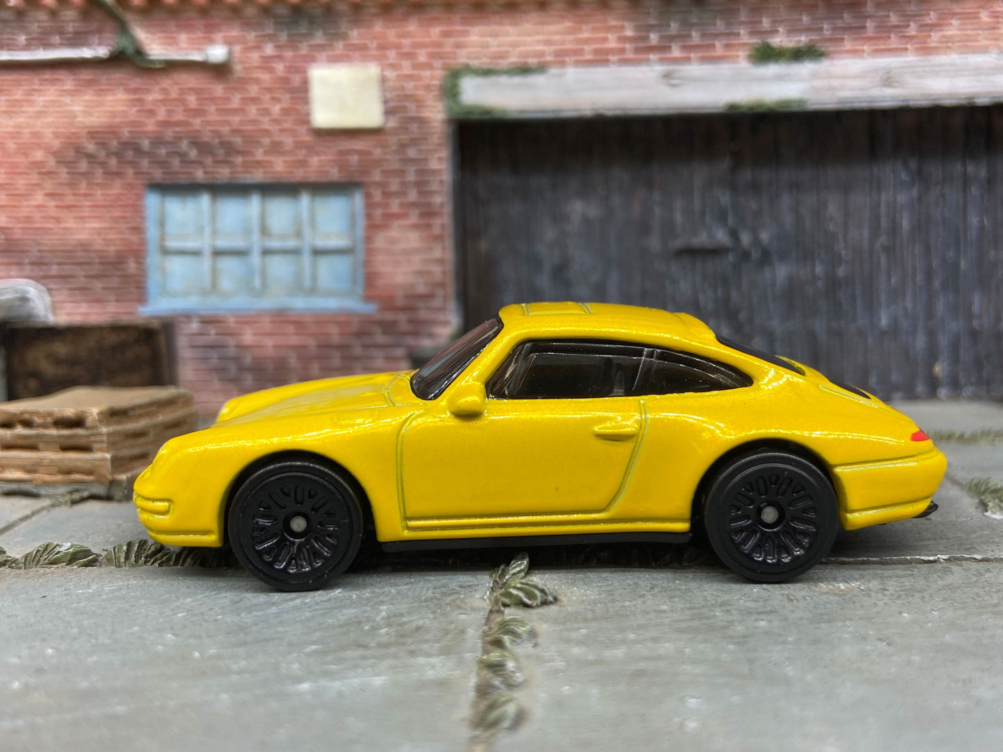 Loose Hot Wheels -1996 Porsche Carrera - Yellow