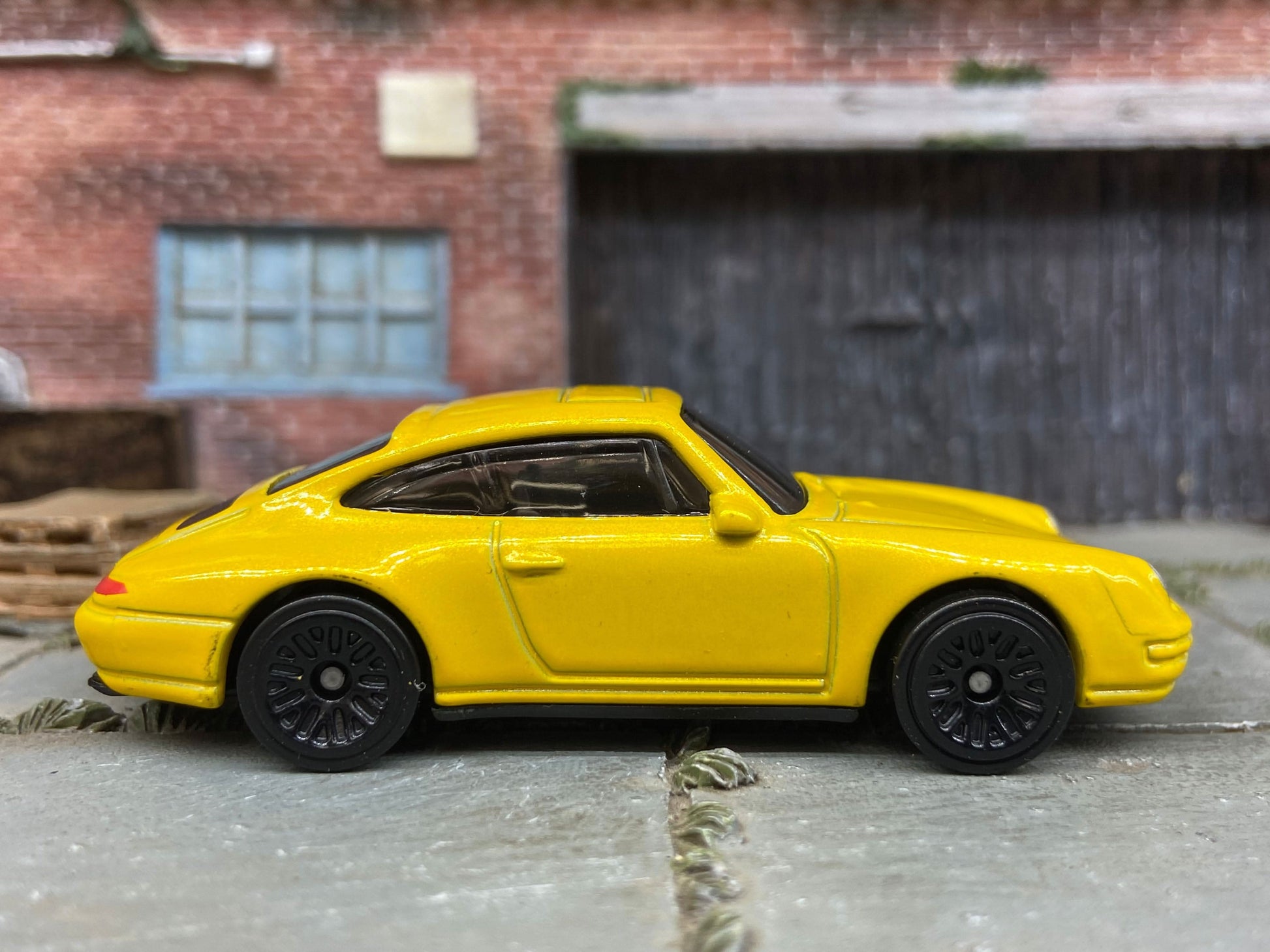 Loose Hot Wheels -1996 Porsche Carrera - Yellow