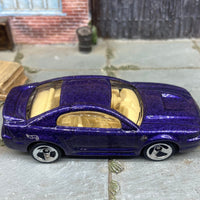 Loose Hot Wheels 1999 Ford Mustang Dressed in Purple