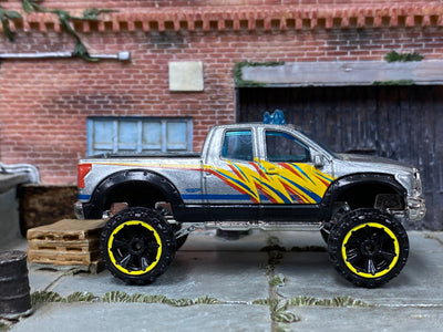Loose Hot Wheels - 2010 Toyota Tundra Off Road 4x4 - Silver, Orange and Yellow