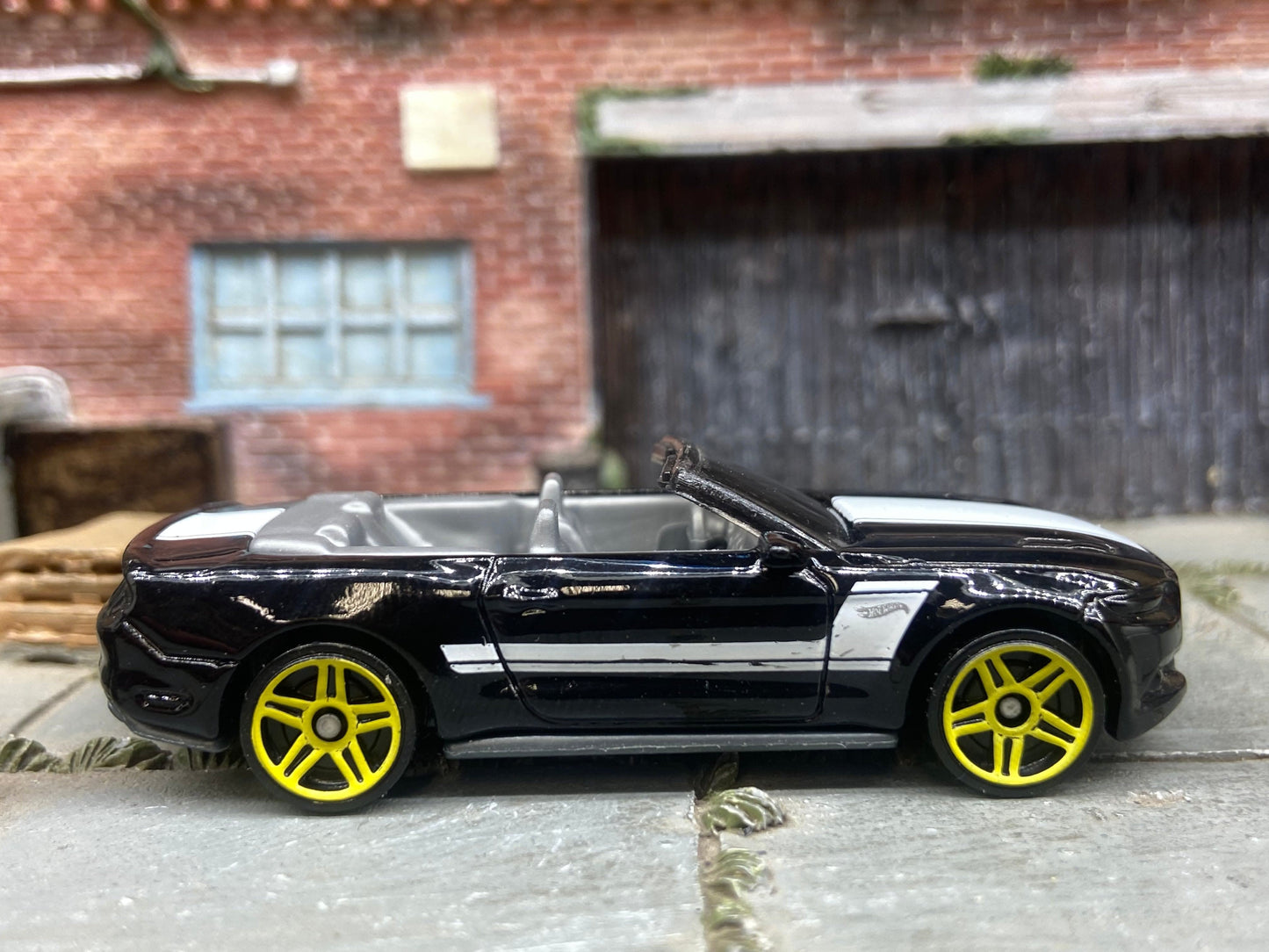 Loose Hot Wheels 2015 Ford Mustang GT Convertible Dressed in Black and White