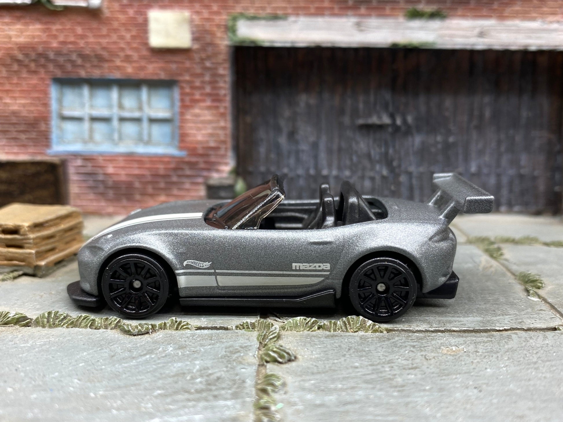Loose Hot Wheels - 2015 Mazda MX-5 Miata - Satin Gray and White