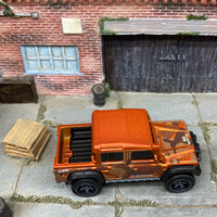 Loose Hot Wheels: 2015 Toyota Land Rover Defender Double Cab - Orange Camo