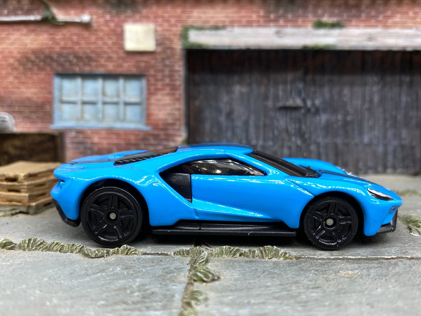 Loose Hot Wheels - 2017 Ford GT - Blue and Black
