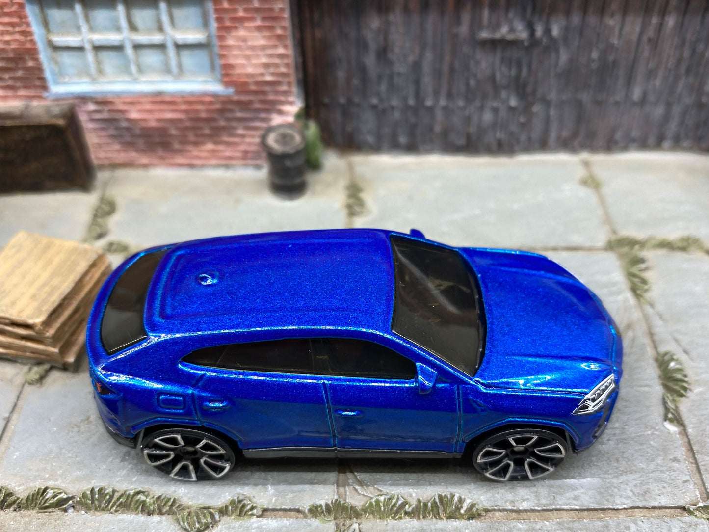 Loose Hot Wheels - 2017 Lamborghini Urus - Blue
