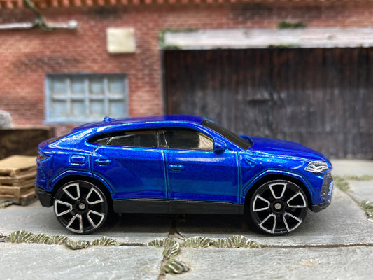 Loose Hot Wheels - 2017 Lamborghini Urus - Blue