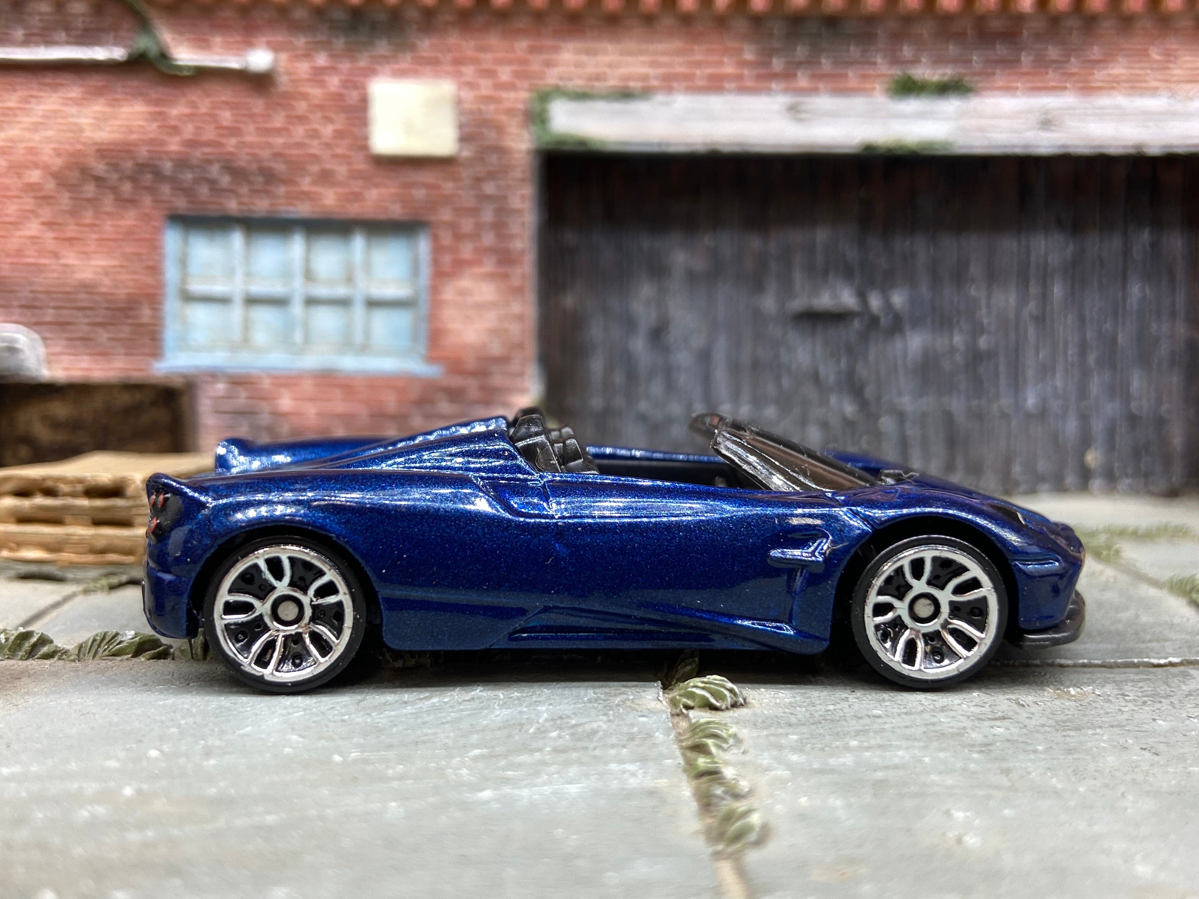 Pagani Huayra Roadster - iLusso - United States - For sale