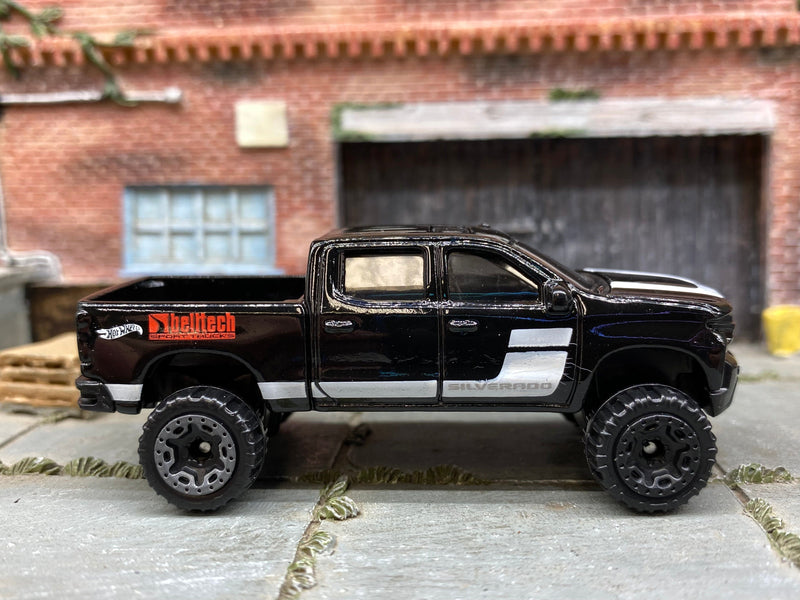 Loose Hot Wheels 2019 Chevy Silverado Trail Boss LT Black and Whit Muncle Mikes