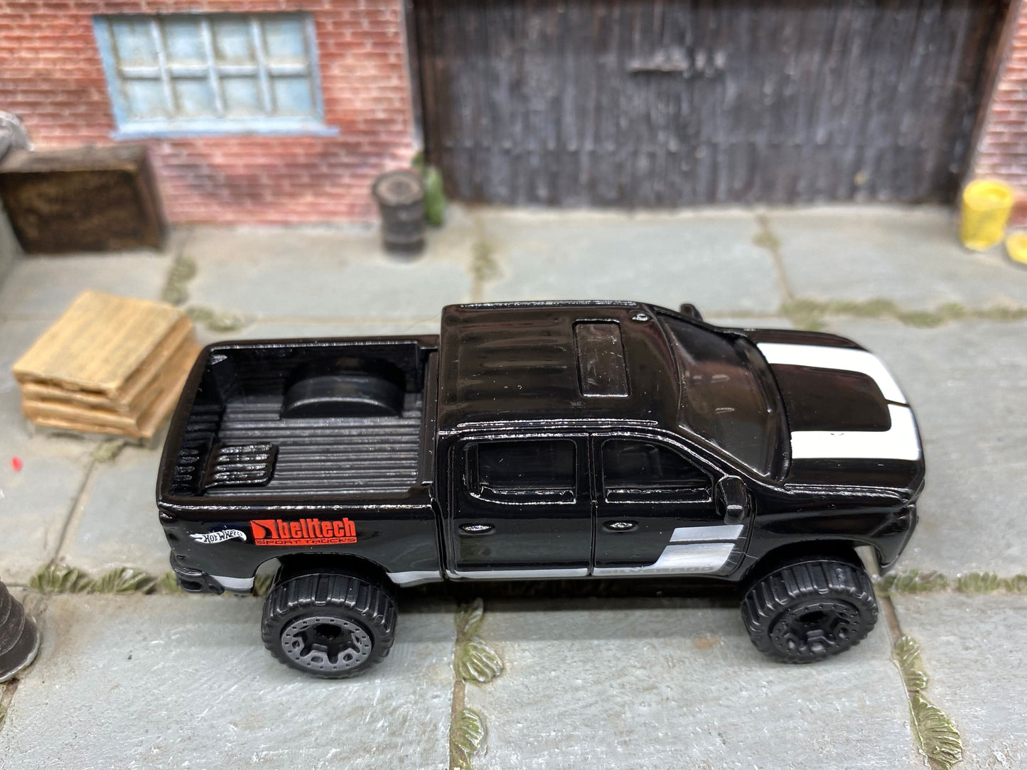 Loose Hot Wheels - 2019 Chevy Silverado Trail Boss LT - Black and White