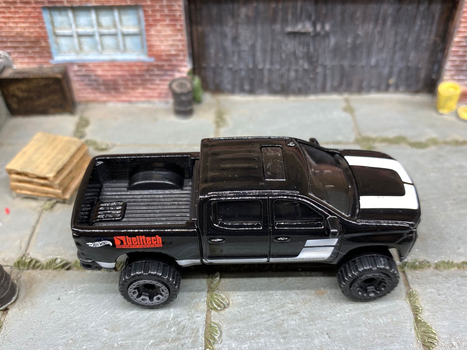 Loose Hot Wheels - 2019 Chevy Silverado Trail Boss LT - Black and White