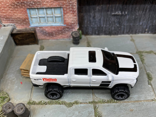 Loose Hot Wheels - 2019 Chevy Silverado Trail Boss LT - White and Black
