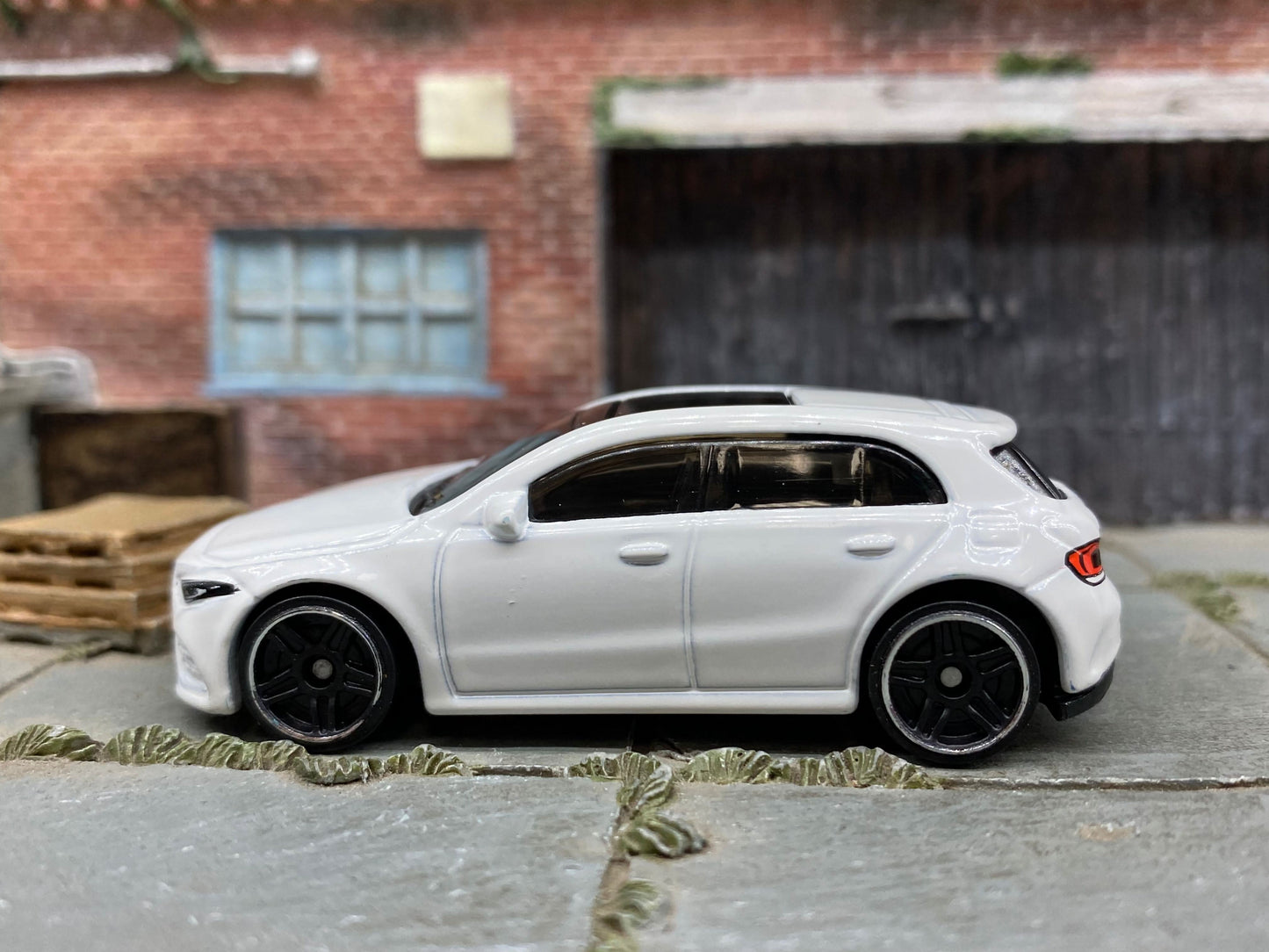 Loose Hot Wheels 2019 Mercedes-Benz A Class - White