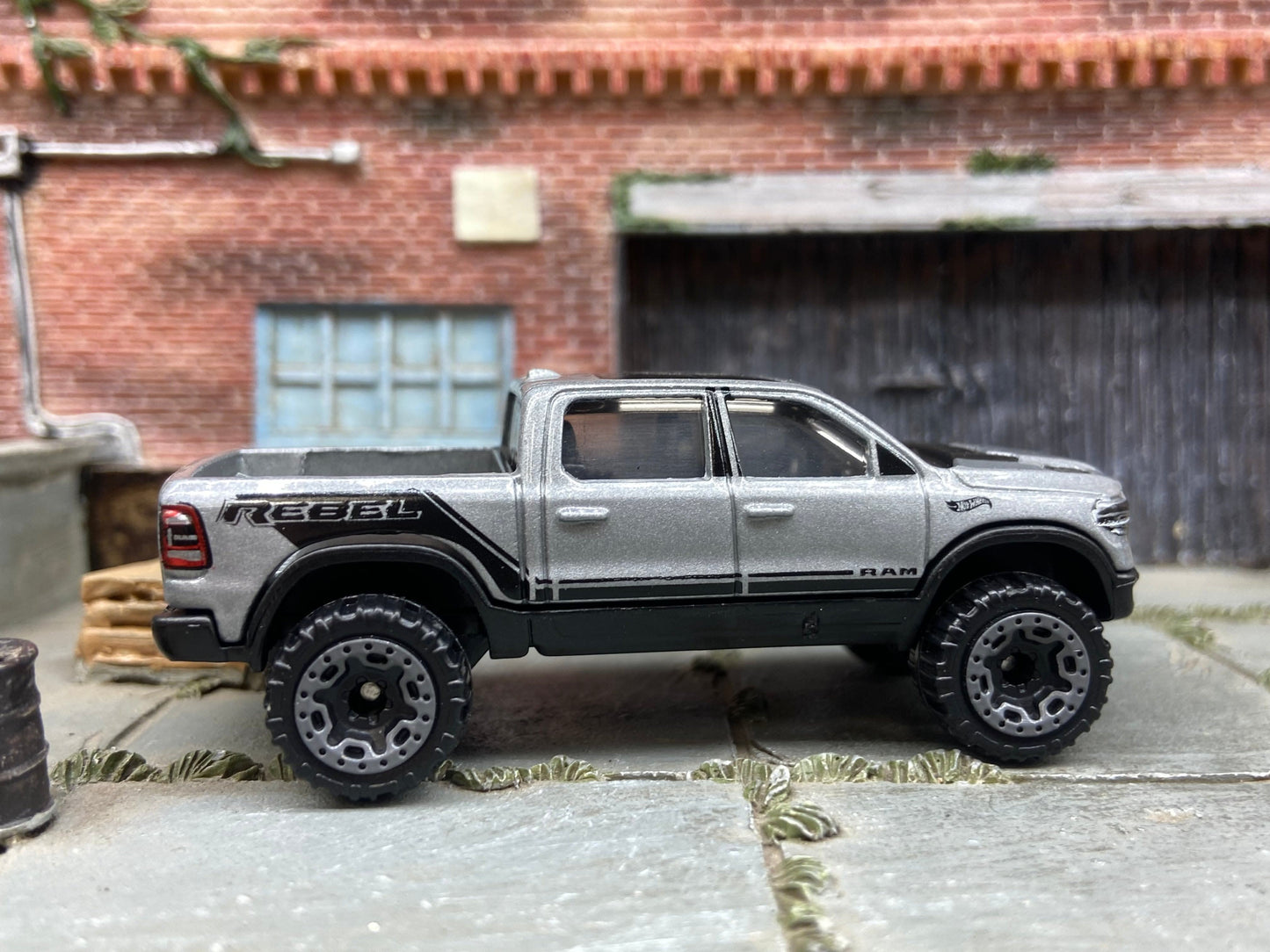 Loose Hot Wheels - 2020 Dodge Ram 1500 Rebel 4x4 Truck - Silver