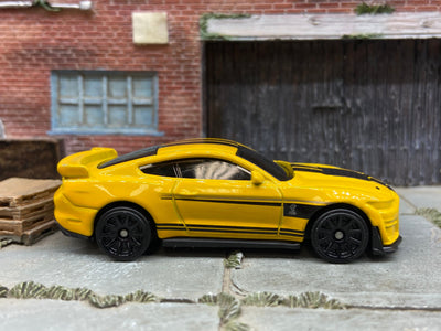 Loose Hot Wheels: 2020 Ford Mustang Shelby GT500 - Yellow and Black