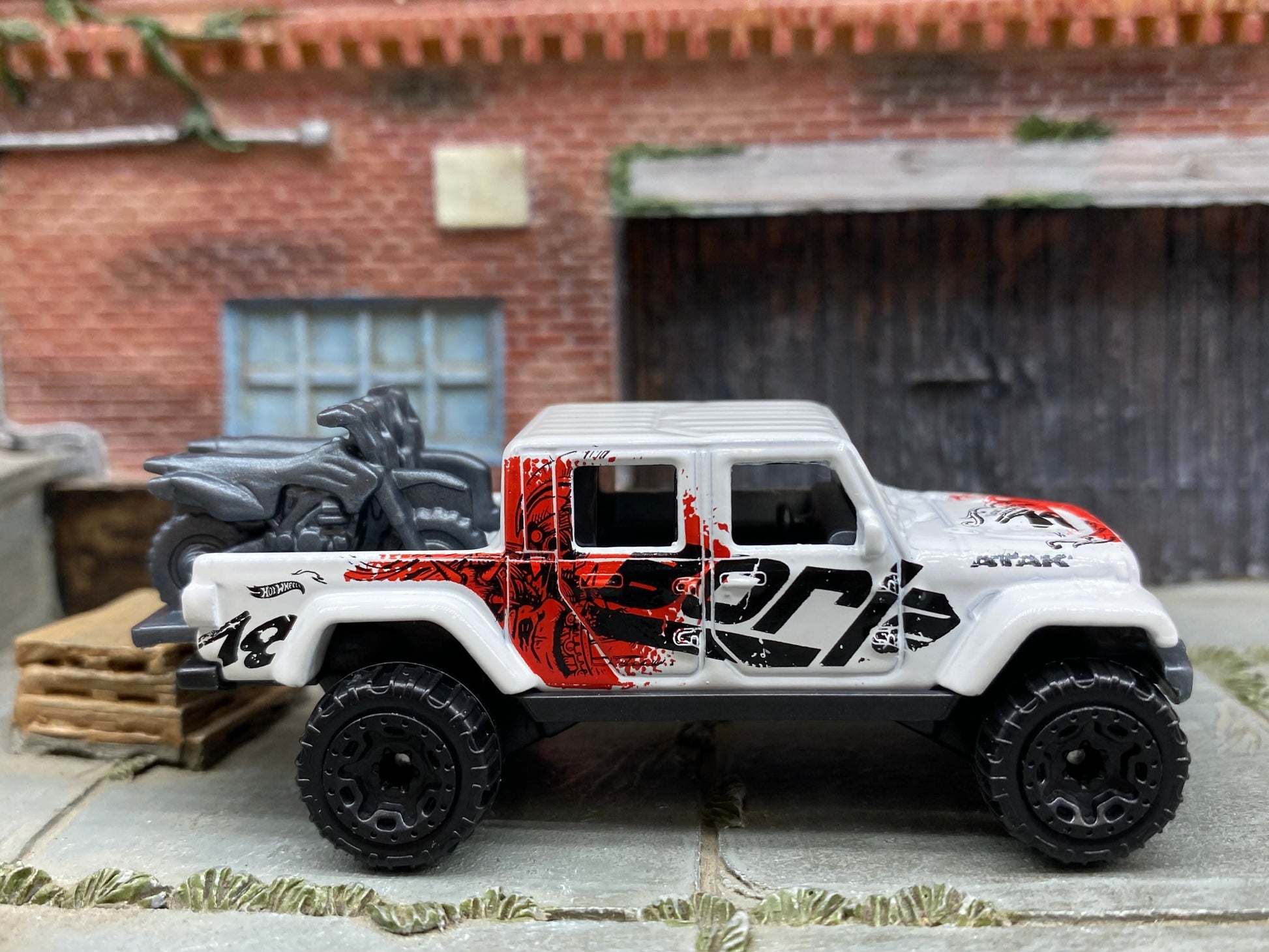 Loose Hot Wheels - 2020 Jeep Gladiator - White Borla