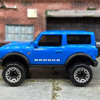 Loose Hot Wheels 2021 Ford Bronco 4×4 Dressed in Blue