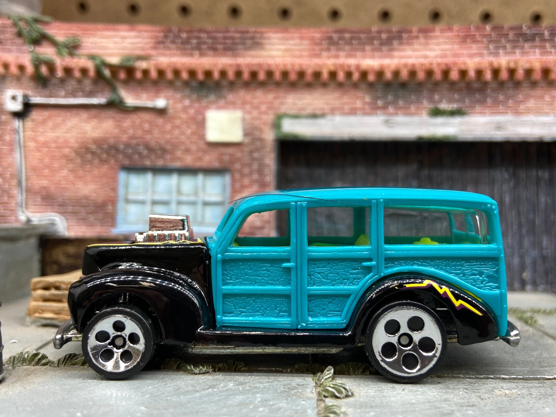 Loose Hot Wheels 40's Woody Dressed in Light Blue and Black