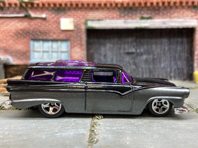 Loose Hot Wheels 8 Crate Ford Station Wagon Dressed in Black and Purple