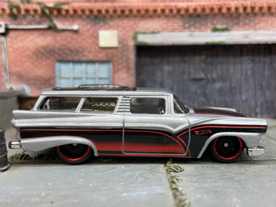 Loose Hot Wheels 8 Crate Ford Station Wagon Dressed in Silver, Black and Red