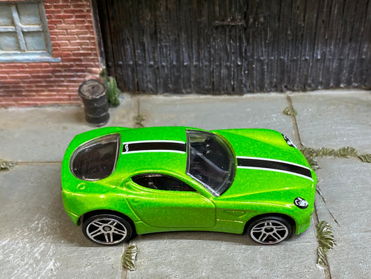 Loose Hot Wheels - Alfa Romeo 8C Competizione - Green and Black