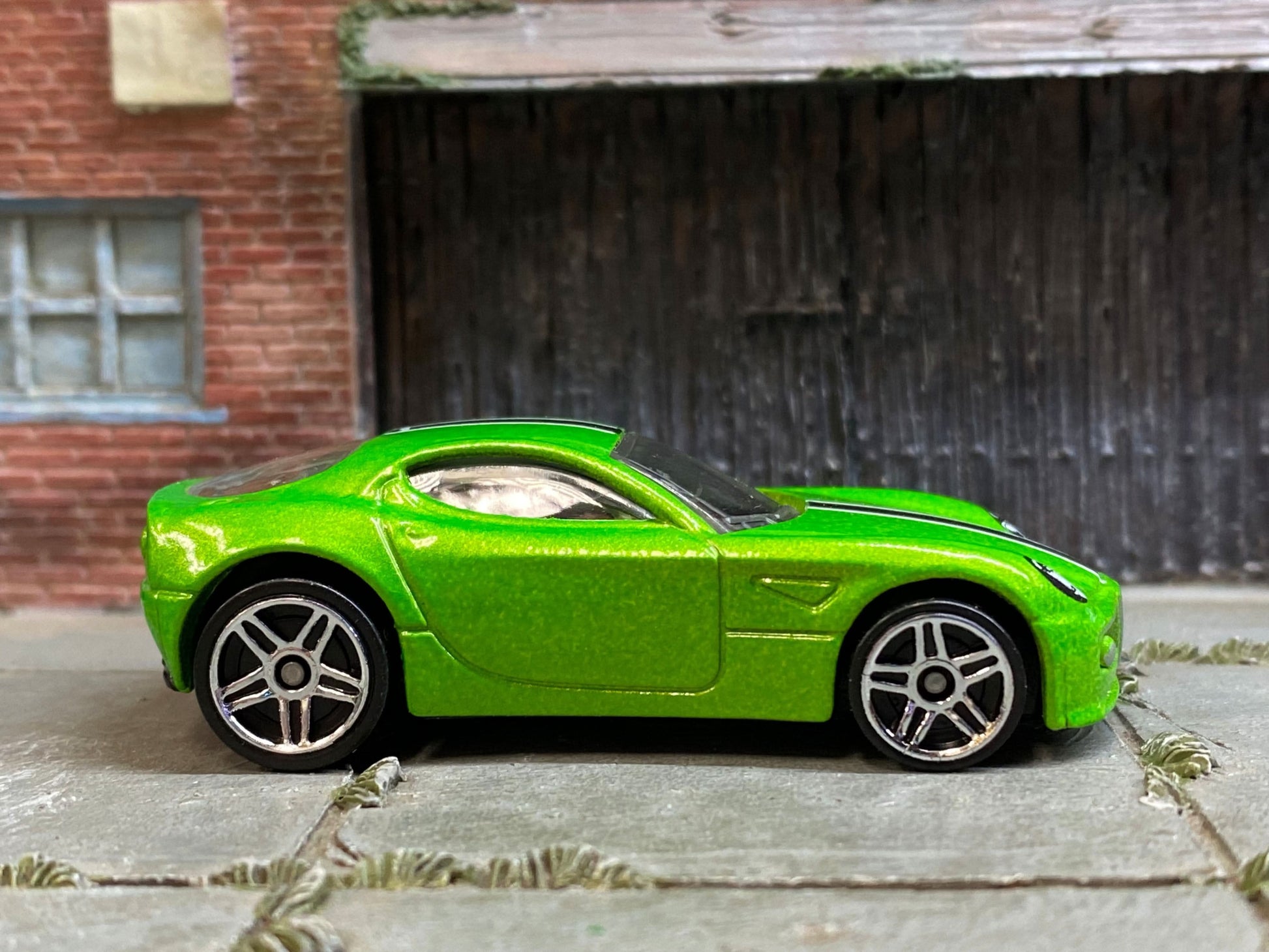 Loose Hot Wheels - Alfa Romeo 8C Competizione - Green and Black