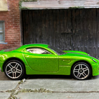 Loose Hot Wheels - Alfa Romeo 8C Competizione - Green and Black