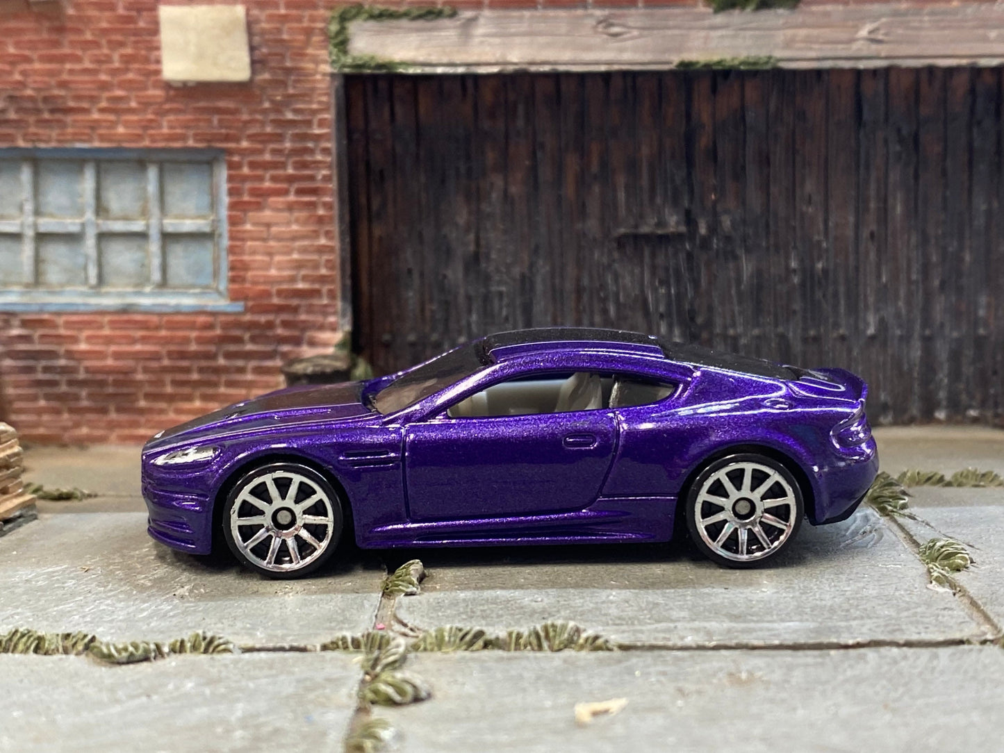 Loose Hot Wheels - Aston Martin DBS - Purple, White and Black