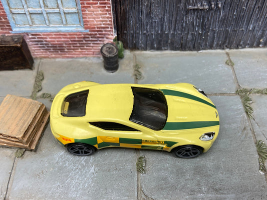 Loose Hot Wheels - Aston Martin One-77 - Satin Yellow and Green