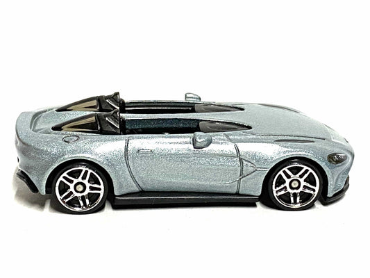 Loose Hot Wheels - Aston Martin V12 Speedster - Silver