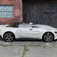 Loose Hot Wheels - Aston Martin V12 Roadster - White