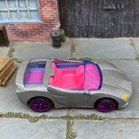 Loose Hot Wheels - Barbie Extra Tooned - Silver and Pink