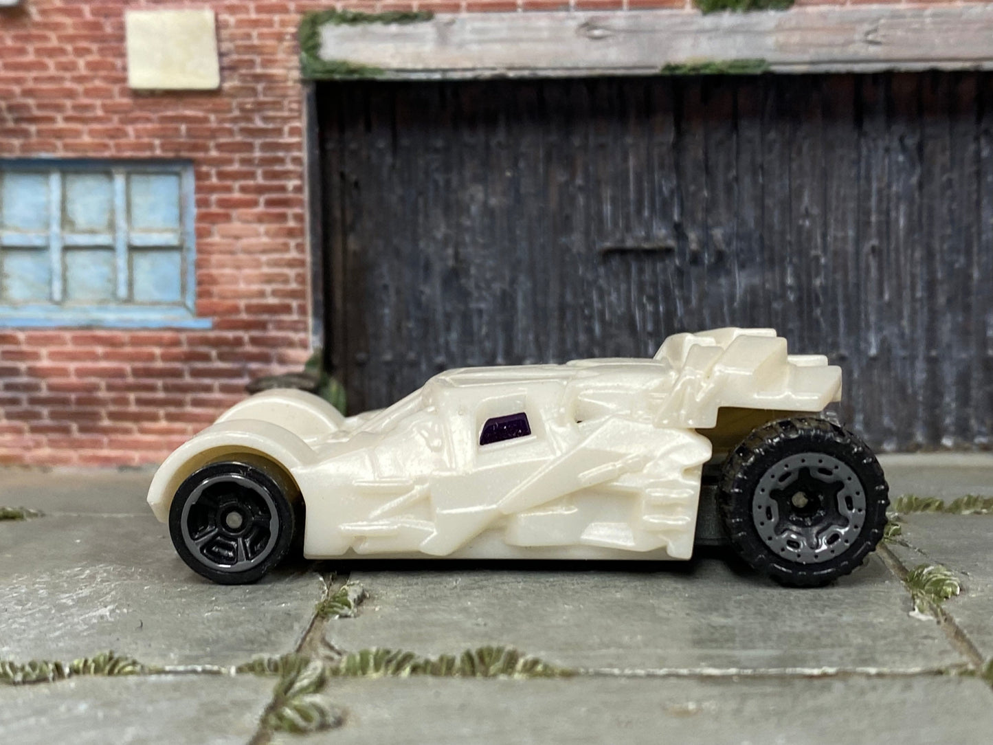 Loose Hot Wheels - Batman Batmobile Justice League - White