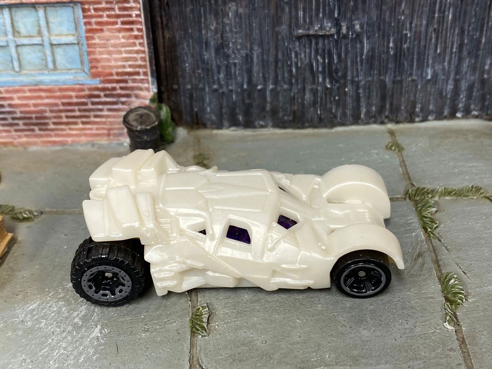 Loose Hot Wheels - Batman Batmobile Justice League - White