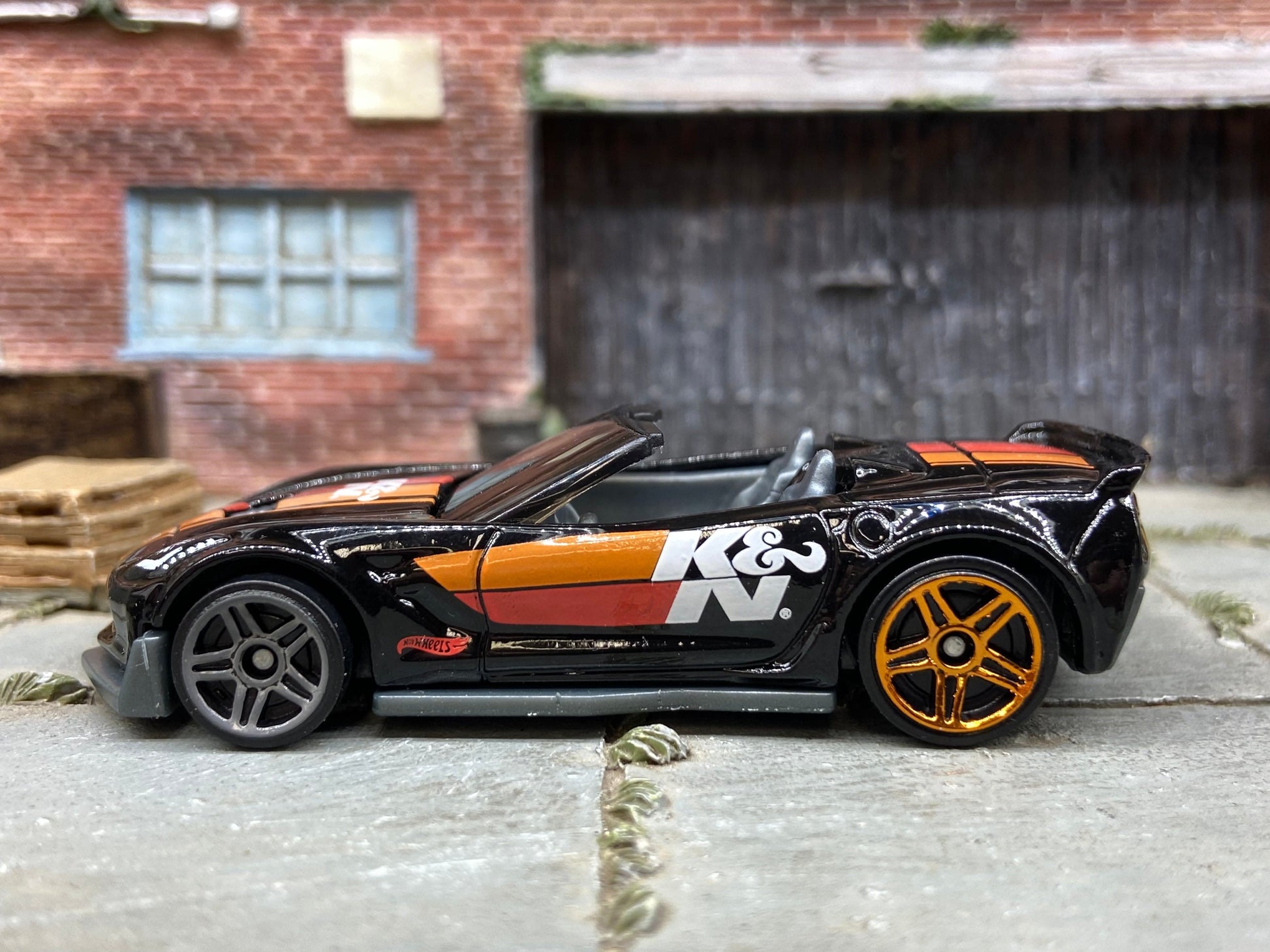 Loose Hot Wheels - Chevy Corvette C7 Z06 Convertible - Black and Orange K&N