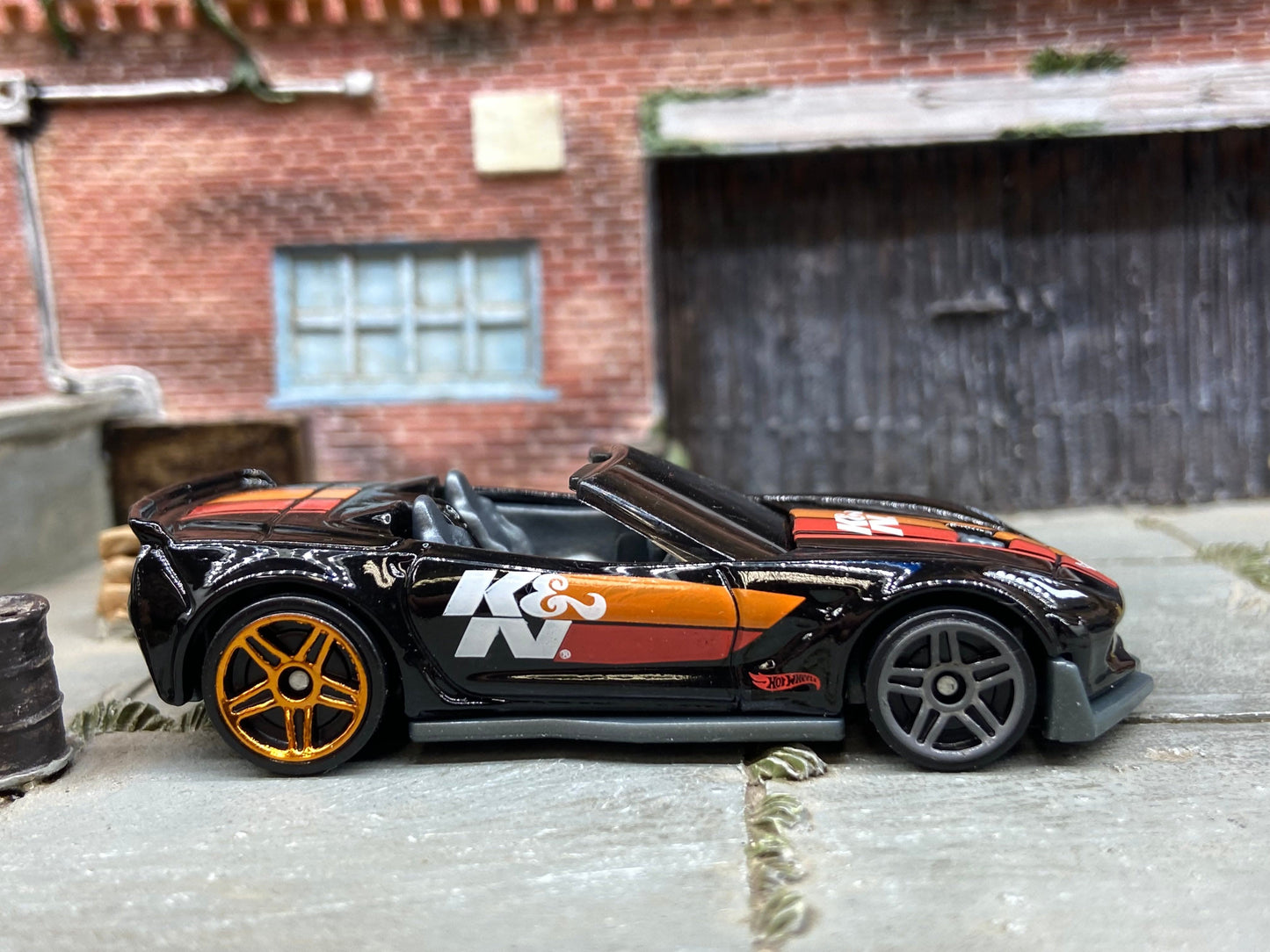 Loose Hot Wheels - Chevy Corvette C7 Z06 Convertible - Black and Orange K&N