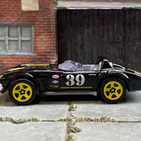 Loose Hot Wheels - Chevy Corvette Grand Sport Roadster - Black and Yellow 39
