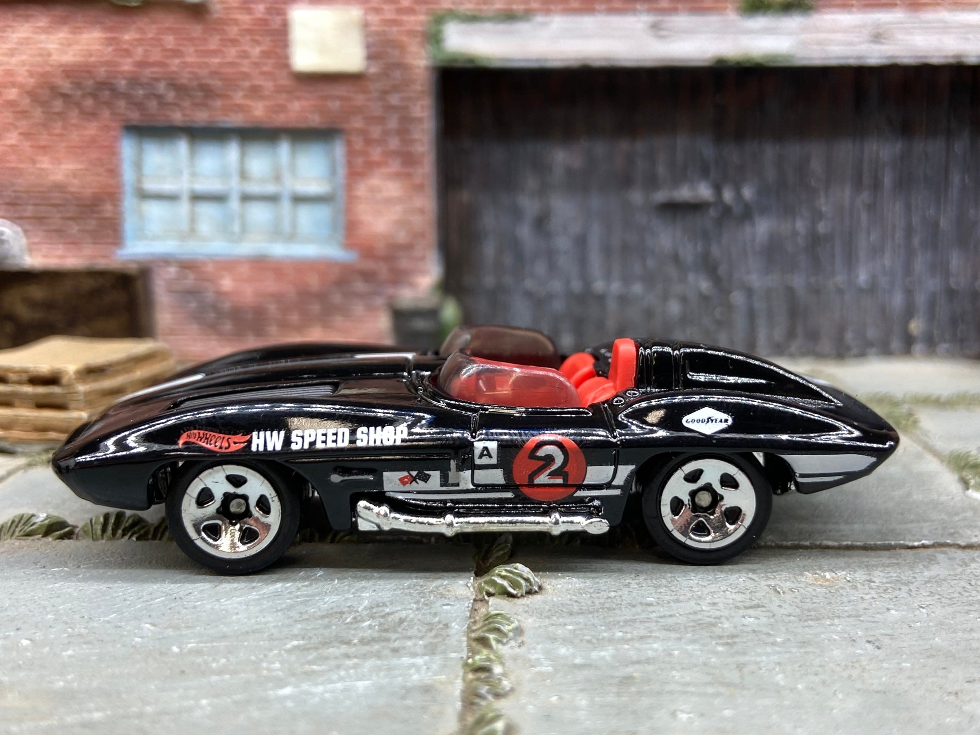 Loose Hot Wheels - Chevy Corvette Stingray - Black, White and Red