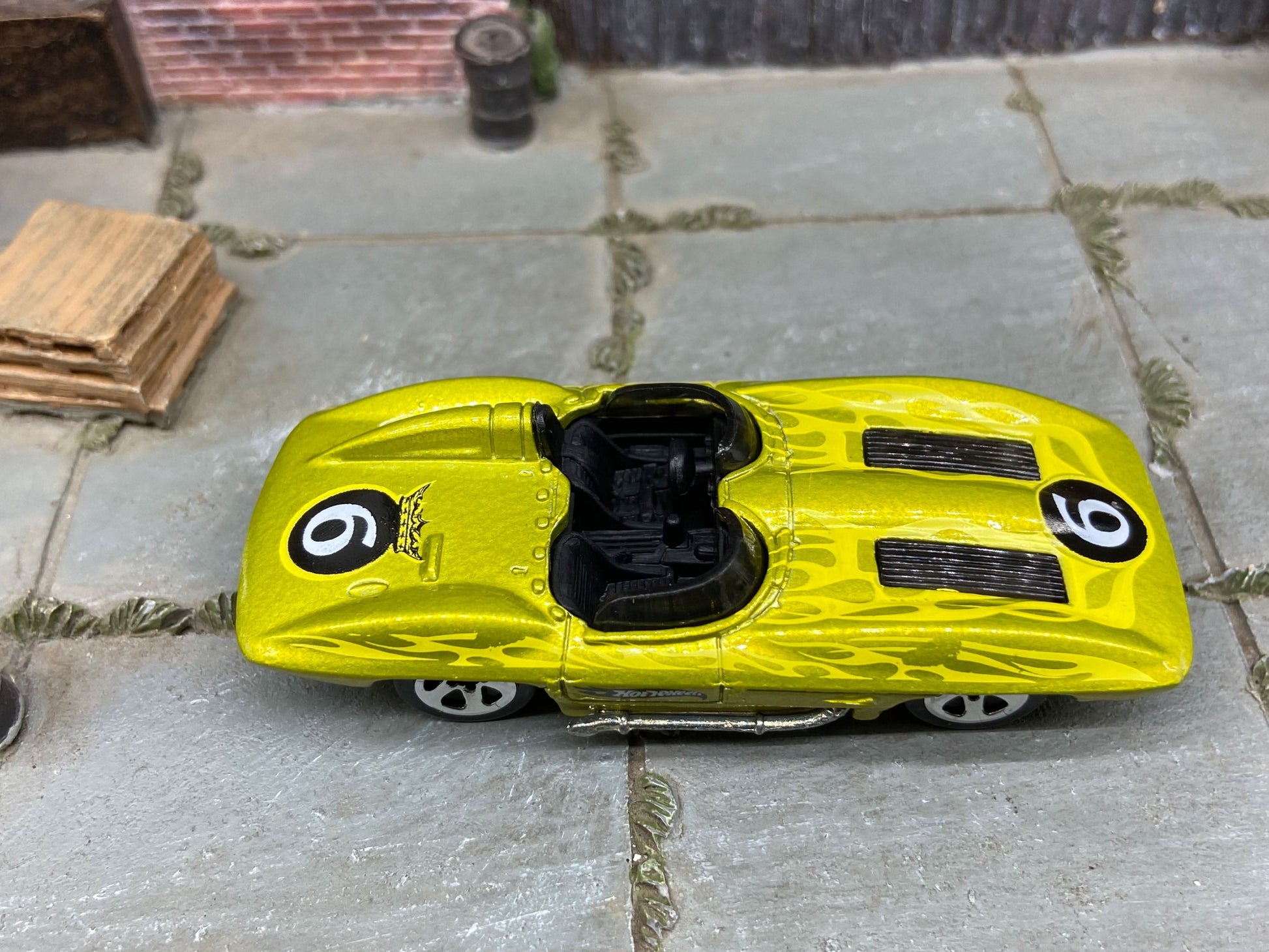 Loose Hot Wheels - Chevy Corvette Stingray - Gold and Black