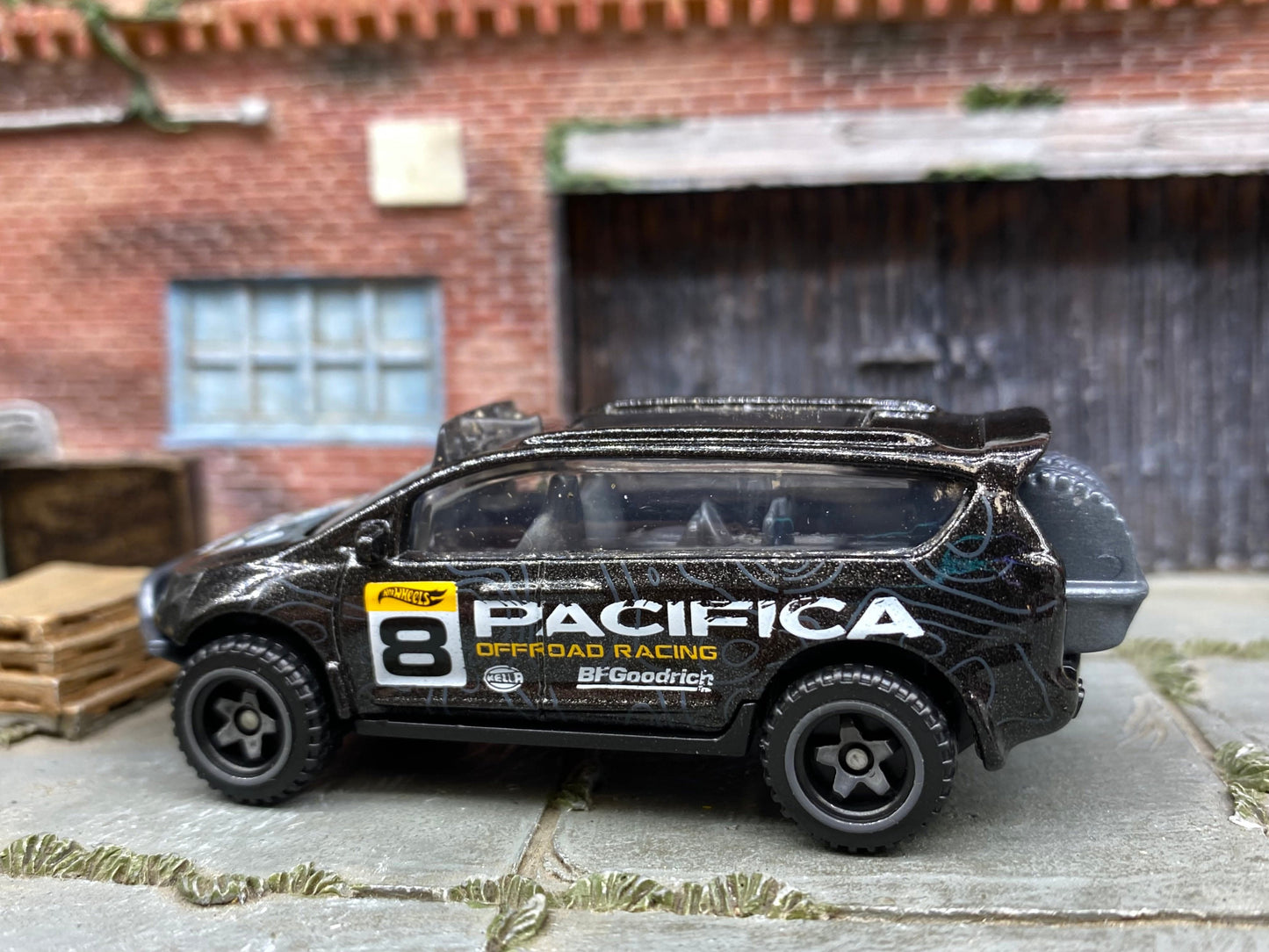 Loose Hot Wheels - Chrysler Pacifica - Black 8