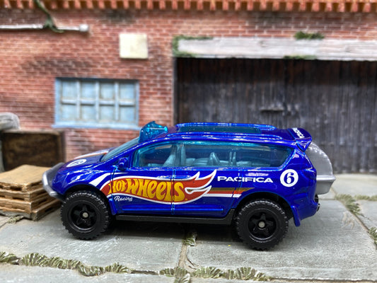 Loose Hot Wheels - Chrysler Pacifica - Blue Hot Wheels 6