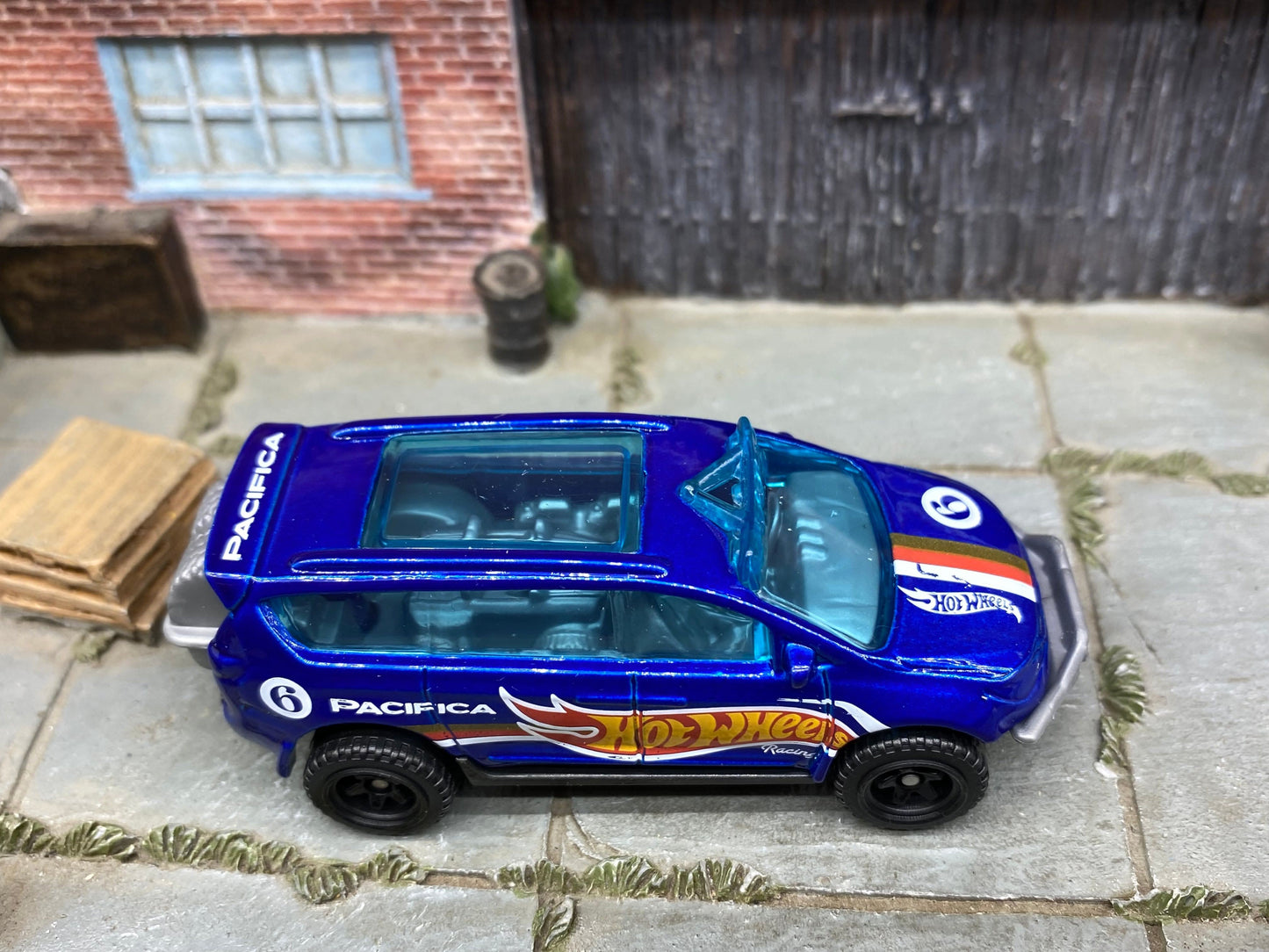 Loose Hot Wheels - Chrysler Pacifica - Blue Hot Wheels 6