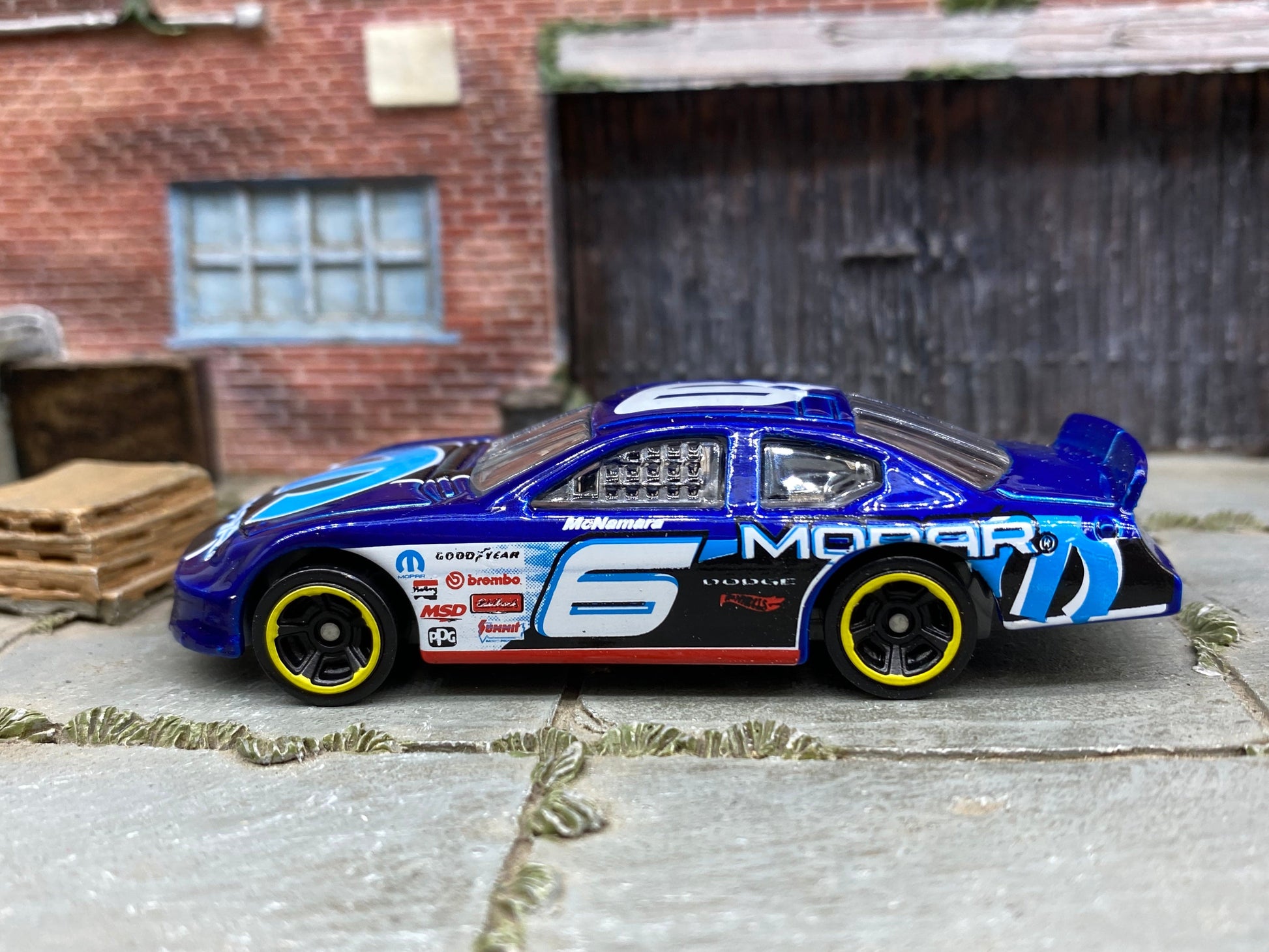 Loose Hot Wheels - Dodge 2012 NASCAR - Blue MOPAR 6