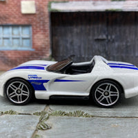 Loose Hot Wheels - Dodge Viper R/T 10 - White and Blue