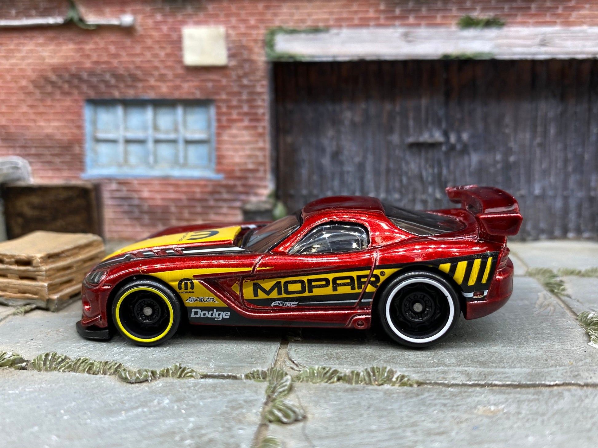Loose Hot Wheels - Dodge Viper SRT10 ACR - Dark Red and Yellow MOPAR