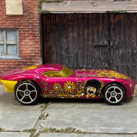Loose Hot Wheels - Fast FeLion - Pink and Yellow The Beetles
