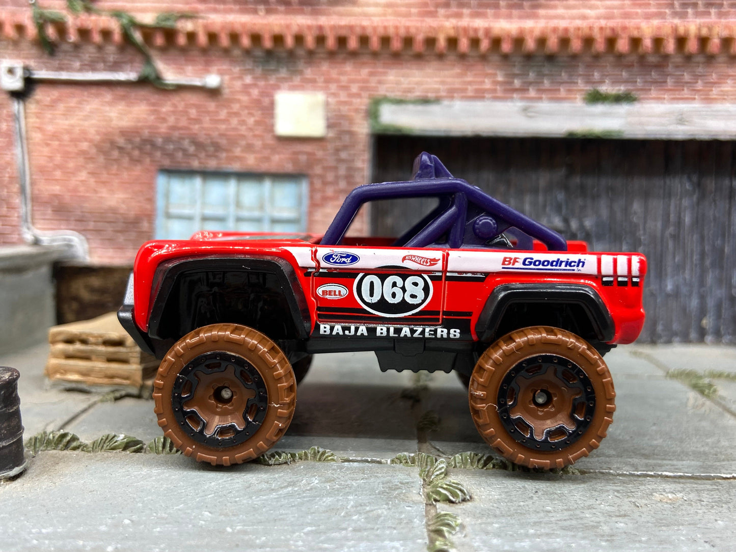 Loose Hot Wheels - Ford Bronco 4×4 - Red 68 Baja Blazers Livery