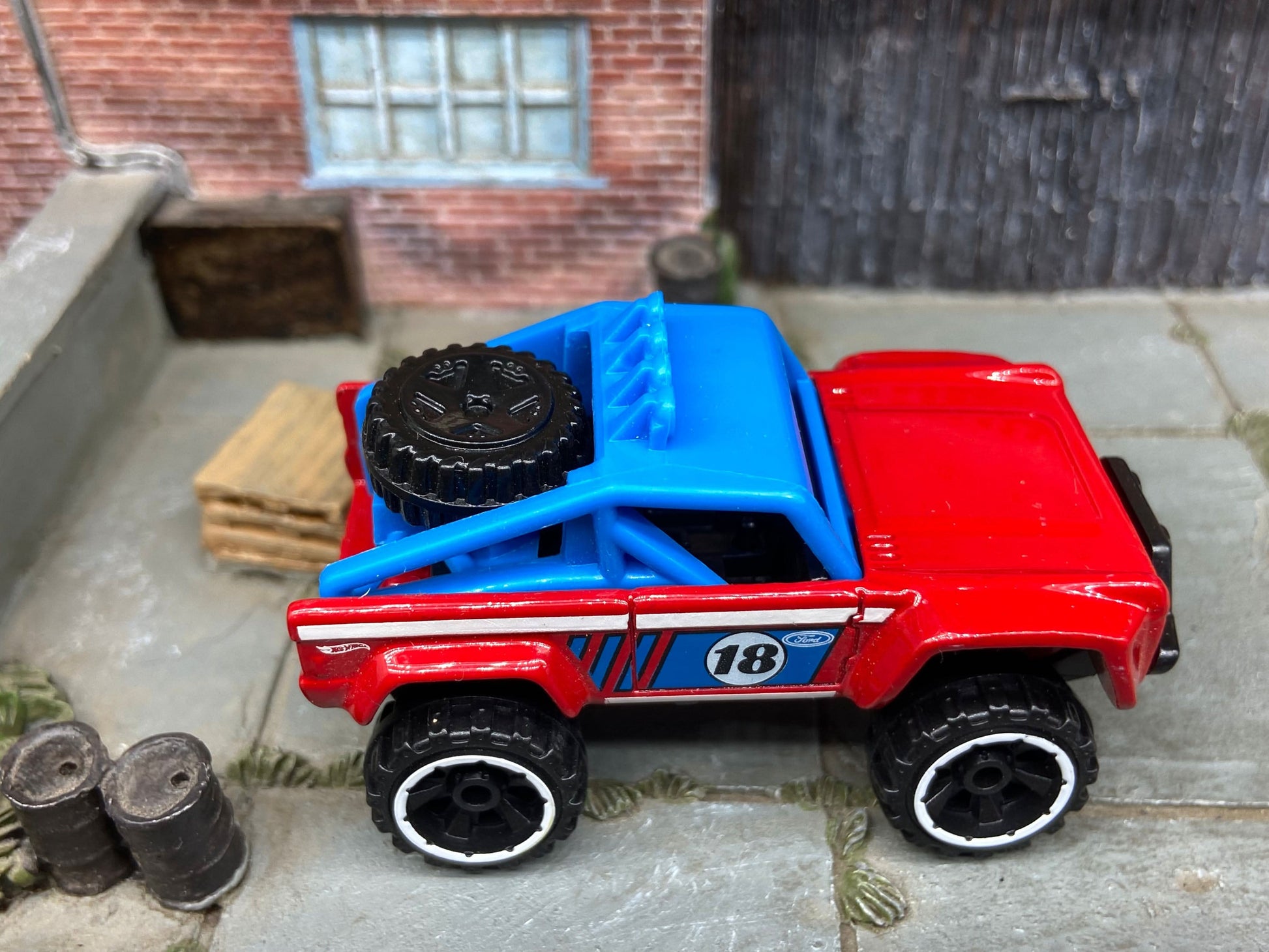 Loose Hot Wheels - Ford Bronco 4×4 - Red and Blue #18 Livery