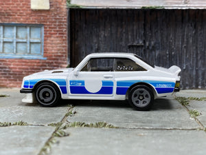 Loose Hot Wheels - Ford Escort RS 2600 - White and Blue